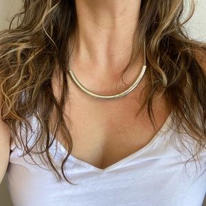 Tubular Curved Bar Metal Necklace.